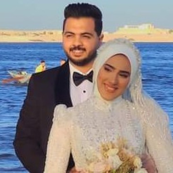 الأستاذ علي زرزور يهنئ العروسين أحمد ماهر وآية رمضان بالزفاف السعيد