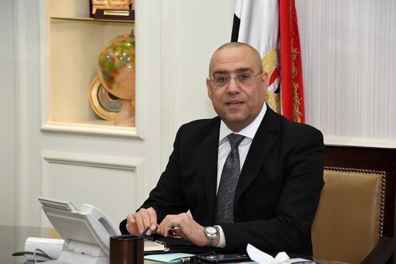 وزير الإسكان يُتابع بدء أعمال طرق جديدة بمنطقة مثلث الأمل  بمدينة القاهرة الجديدة