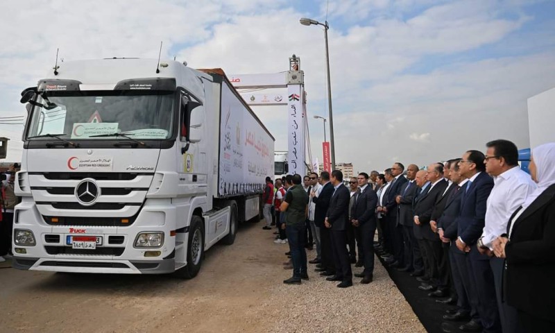 رئيس الوزراء : القافلة تتكون من أكثر من 190 شاحنة وتحمل 2500 طنا من المساعدات لأهالينا فى غزة