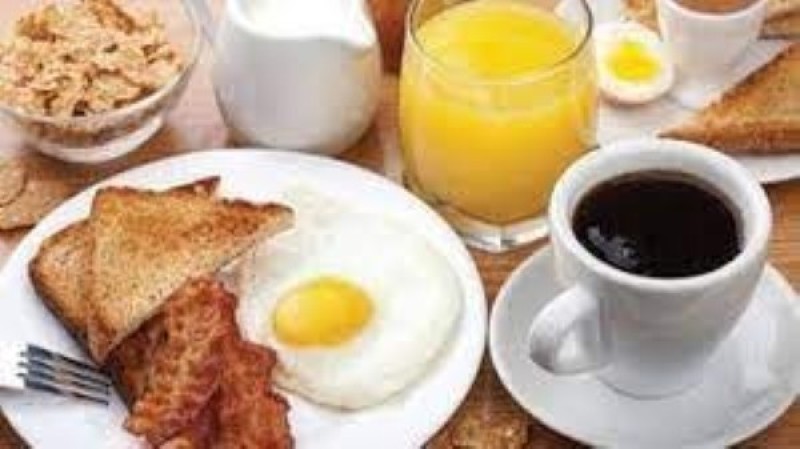4 أطعمة شائعة في وجبة الإفطار تزيد من خطر الإصابة بسرطان الفم
