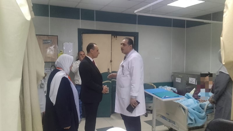 وكيل الوزارة يشيد بجهود العاملين بالمستشفى دمنهور التعليمي