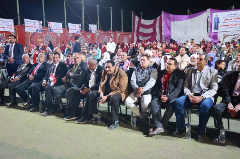 أهالي ناصر الثورة بالوادي الجديد يدعمون المرشح الرئاسي عبدالفتاح السيسي في الانتخابات الرئاسية | صور