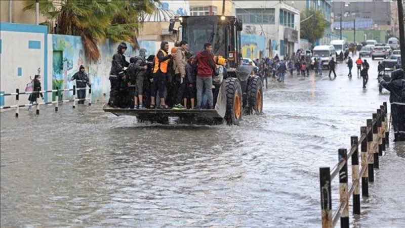 الأمطار الغزيرة تفاقم معاناة النازحين في غزة