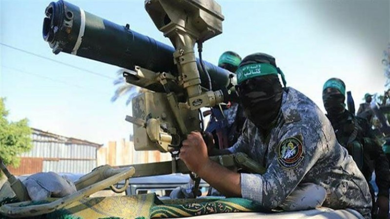 المقاومة الفلسطينية تعلن استهداف دبابتين وجرافتين إسرائيليتين بقذائف الياسين 105