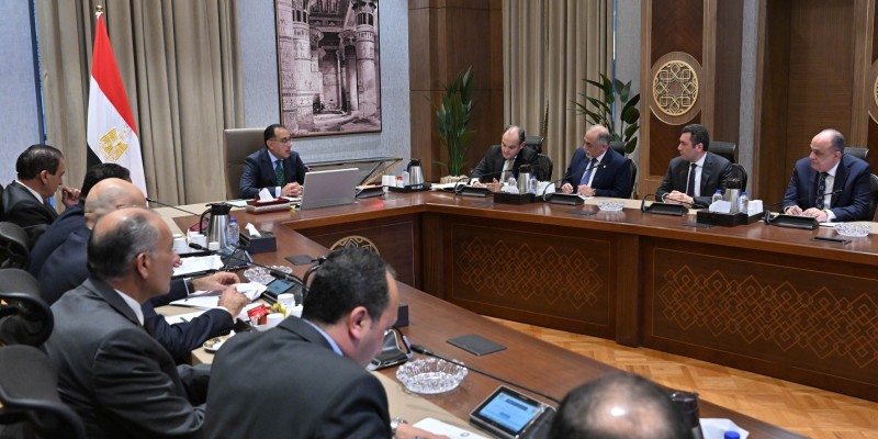 رئيس الوزراء يواصل لقاءاته مع رؤساء اللجان النوعية بمجلس النواب