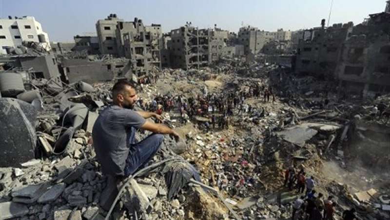 القصف الإسرائيلي المُستمر.. وعشرات الجُثث نهشتها الكلاب لمدنيين أعدموا ميدانيًا