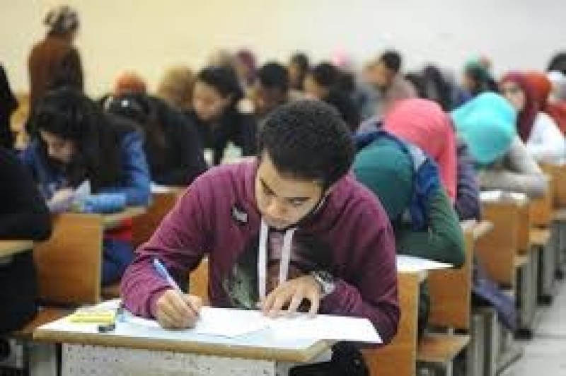 بعد ظهور متحور كورونا، التعليم تنفي تأجيل امتحانات نصف العام 2024