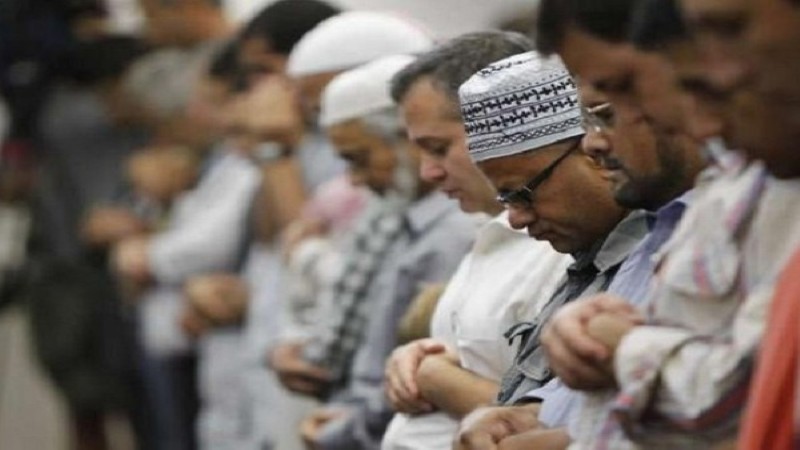 خطأ شائع عند إدراك الإمام في الصلاة يبطلها ويجب اعادتها