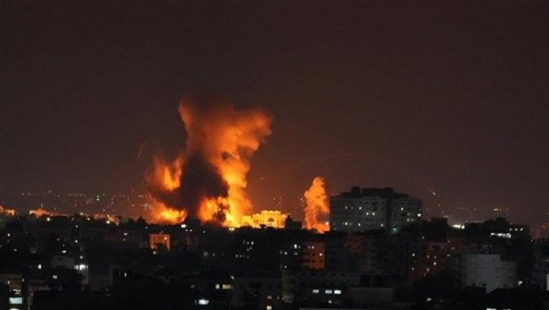 استشهاد وإصابة عشرات الفلسطينيين جراء القصف الإسرائيلي المستمر على قطاع غزة