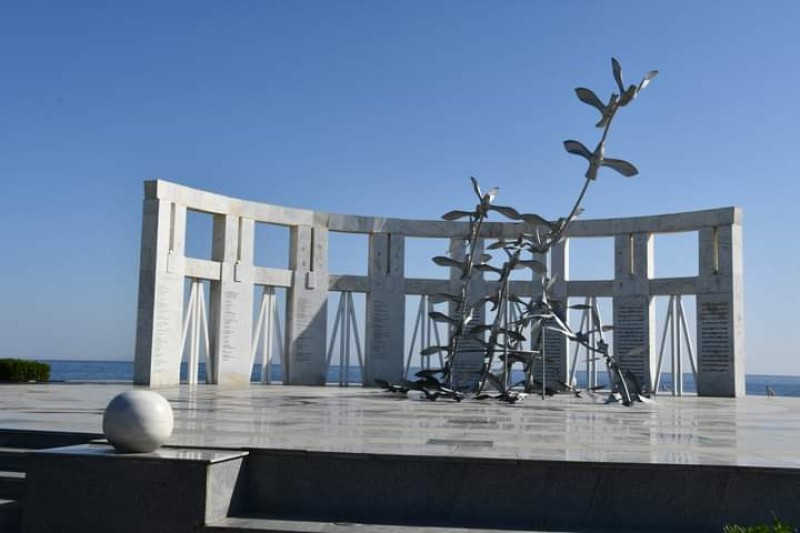 محافظ جنوب سيناء يزور النصب التذكاري لشهداء الطائره الفرنسية