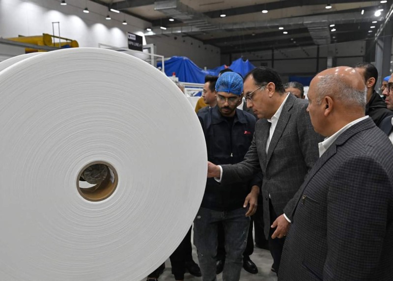 رئيس الحكومة يزور شركة ”يان جيانغ ايجيبت” المحدودة للمنتجات
