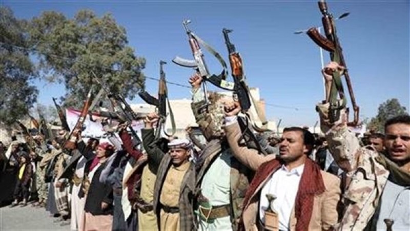 الحوثيون يتحدون الولايات المتحدة وبريطانيا