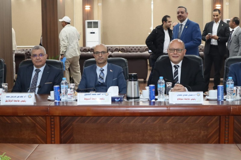 رئيس جامعة الزقازيق يشهد الاجتماع الدورى للمجلس الأعلى للجامعات