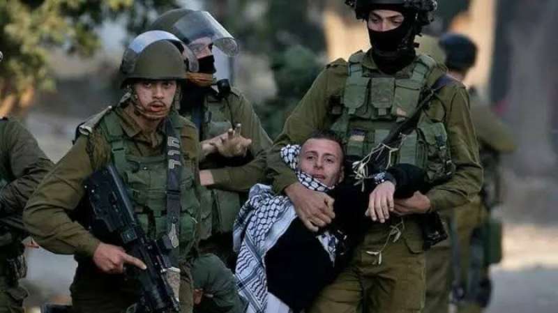 قوات الاحتلال تعتقل 44 فلسطينياً من الضفة الغربية