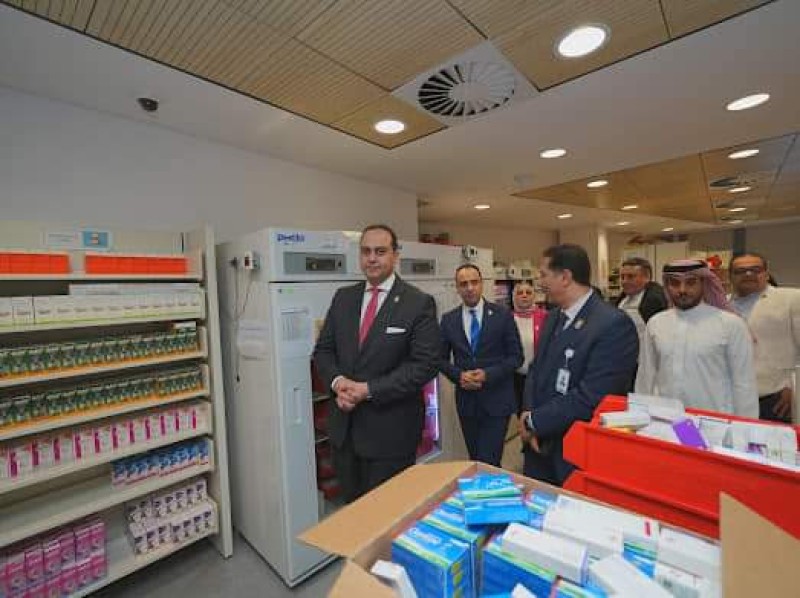 رئيس الرعاية الصحية يزور مستشفى فقيه في دبي