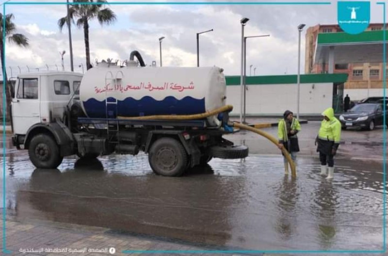 محافظة الإسكندرية تكثف جهودها لتصريف مياة الأمطار