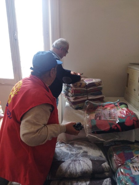 توزيع «١٠٠ بطانية »على الأسر الأكثر احتياجا بالإسكندرية