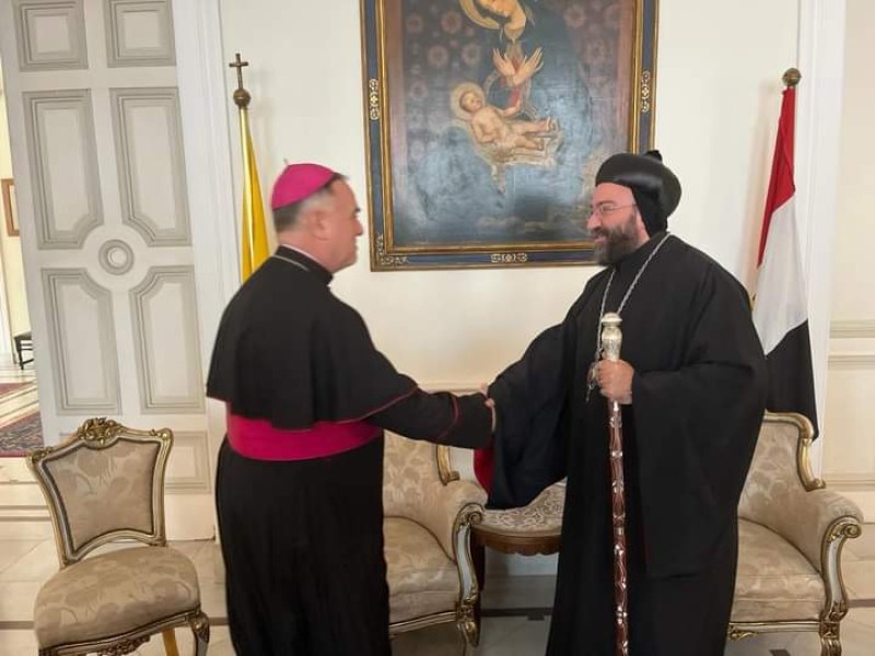 النائب البطريركي لمصر يلتقي سفير الفاتيكان بالقاهرة