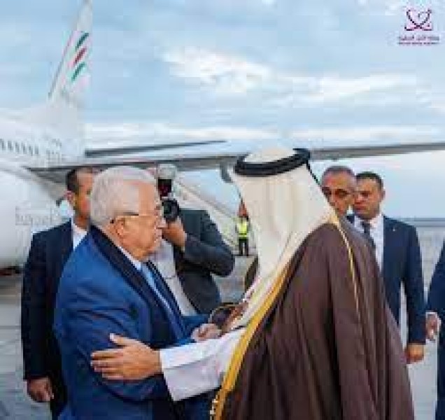 الرئيس الفلسطيني يصل إلى الدوحة في زيارة عمل