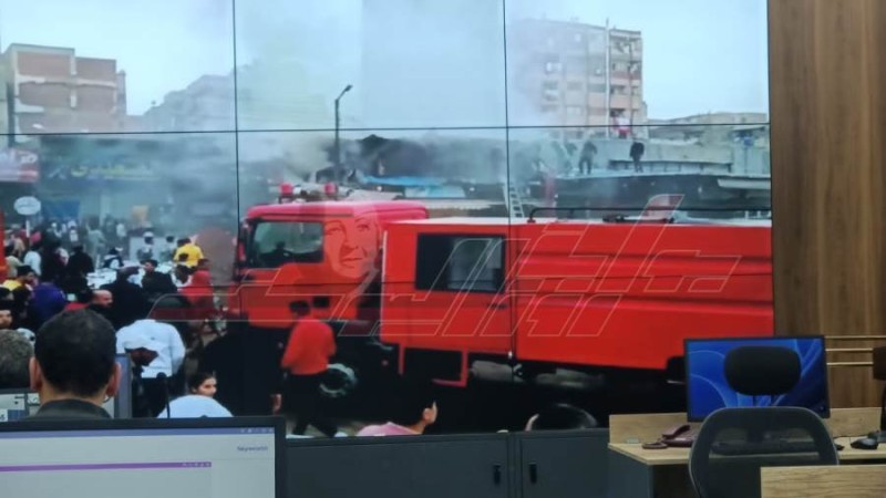 إخماد حريق محلين تجاريين بمدينة كفرالشيخ