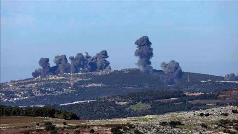 الاحتلال الإسرائيلي يعلن قصف مواقع لحزب الله في جنوب لبنان