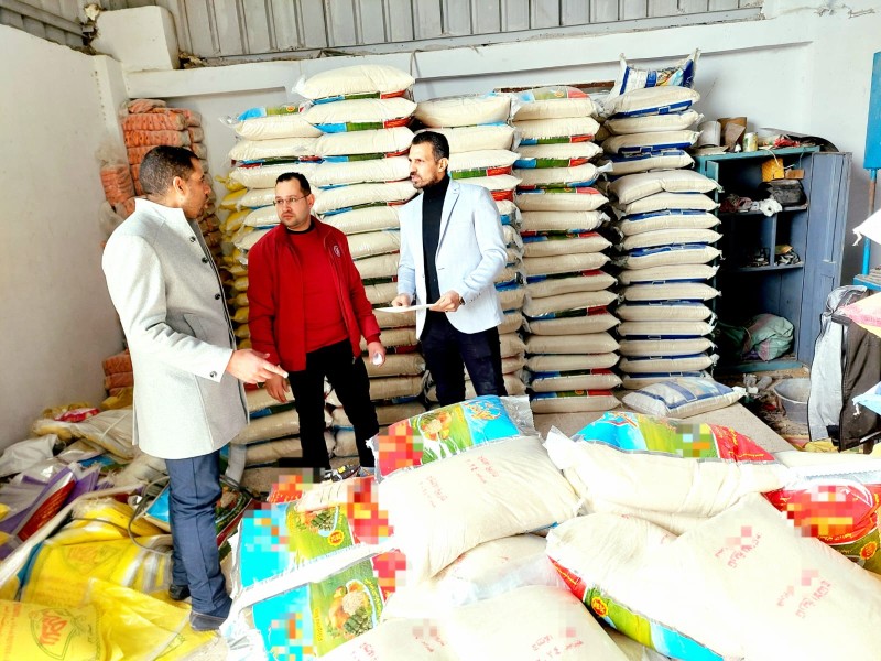 ضبط 10 أطنان أرز أبيض غير مدون عليها سعر البيع للمستهلك بمركز أبو حمص