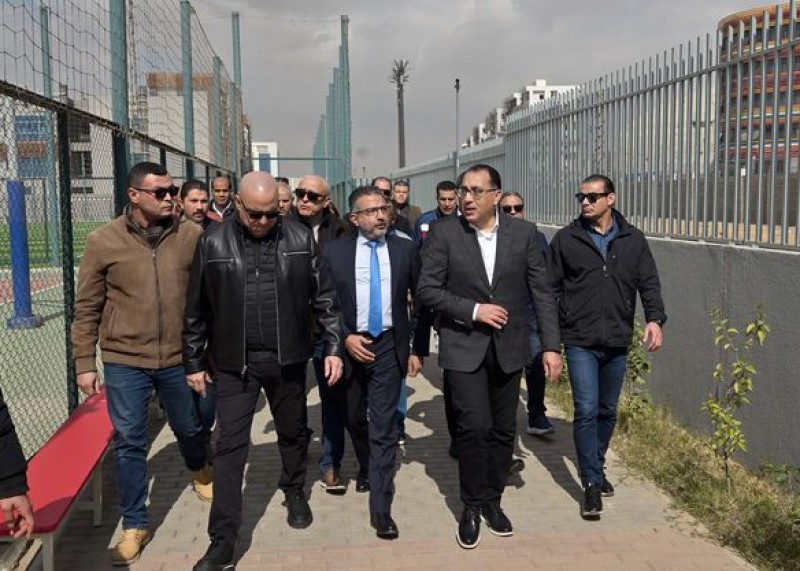رئيس الوزراء يتفقد الوحدات المخصصة للموظفين المنتقلين إلى العاصمة الإدارية