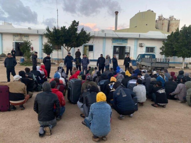 ليبيا تعلن ترحيل 35 مصريا بينهم مصابون بالإيدز وفيروس C