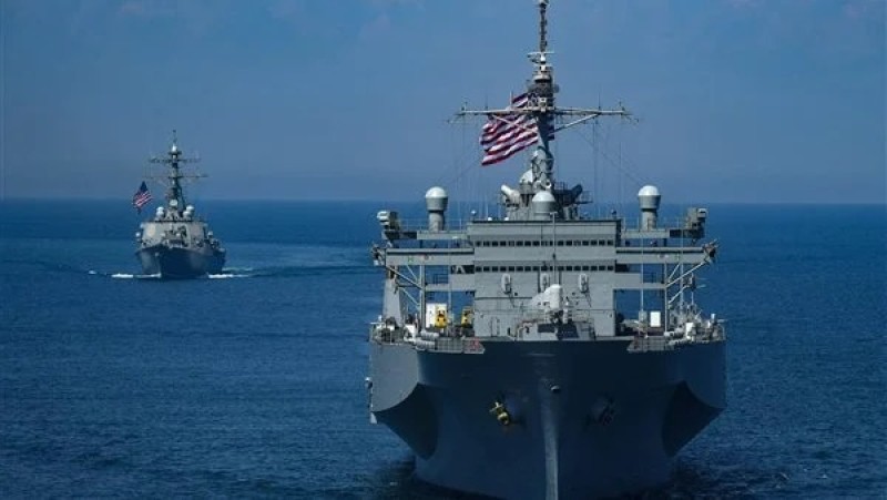 سفينة أمريكية تتعرض لهجومين قبالة سواحل جنوب اليمن