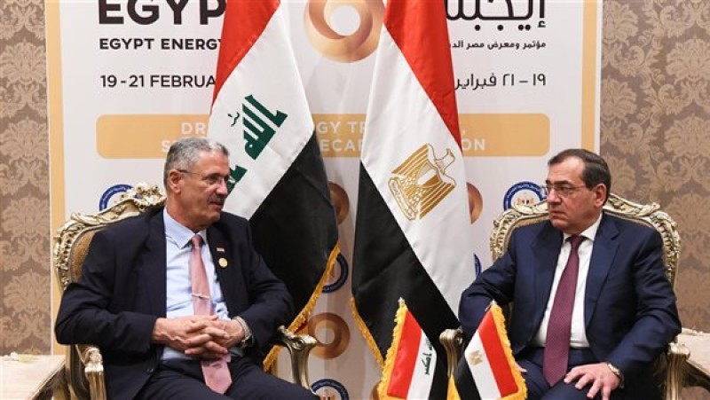 وزير البترول والثروة المعدنية خلال لقائه مع نظيره العراقي