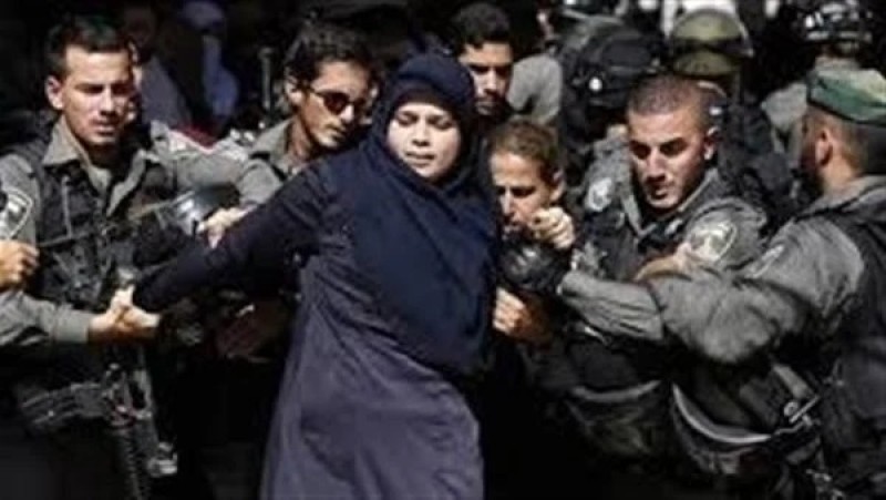 مؤسسات الأسري تطالب بفتح تحقيق دولي بشأن الانتهاكات الإسرائيلية ضد النساء الفلسطينيات