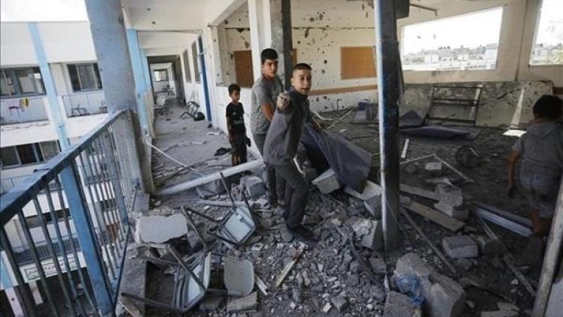 تؤوي نازحين.. مسيرة للاحتلال تقصف مدرسة تابعة لوكالة الأونروا وسط غزة