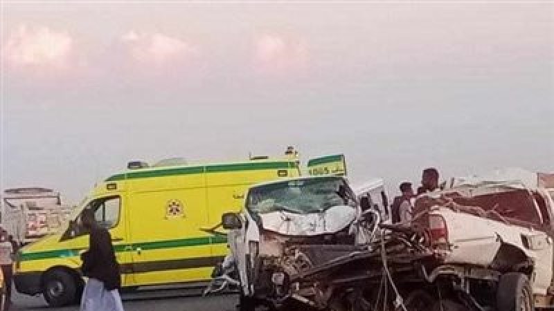 مصرع وإصابة 15 شخصا في حادث تصادم سيارتين بمحور 26 يوليو