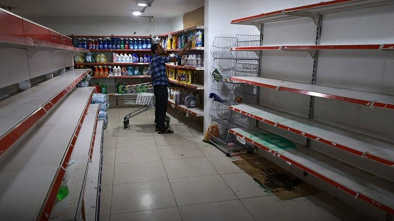 الأونروا تحذر: أسواق غزة فارغة من المواد الاستهلاكية