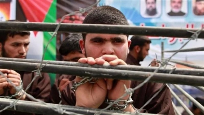 فلسطين تطالب مصر بالتدخل لإنهاء معاناة المعتقلين داخل سجون الاحتلال