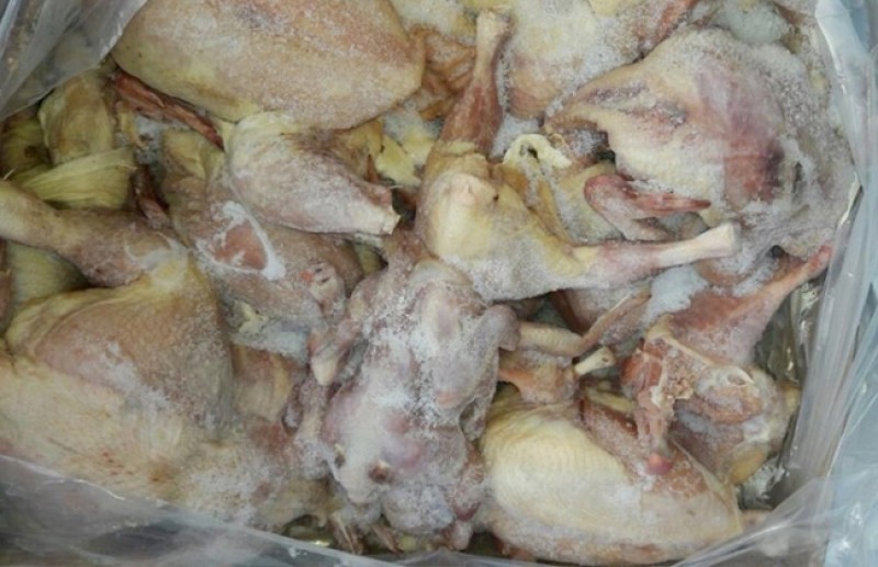 ضبط مصنعات دجاج وكبدة غير صالحة للاستخدام الآدمي وأدوية بيطرية منتهية الصلاحية بالبحيرة