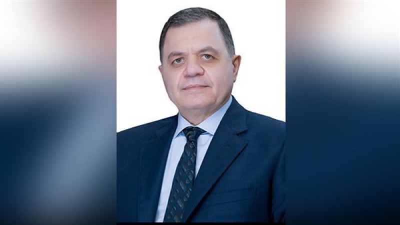 اللواء محمود توفيق يهنئ وزير الدفاع وكبار قادة القوات المسلحة بيوم الشهيد