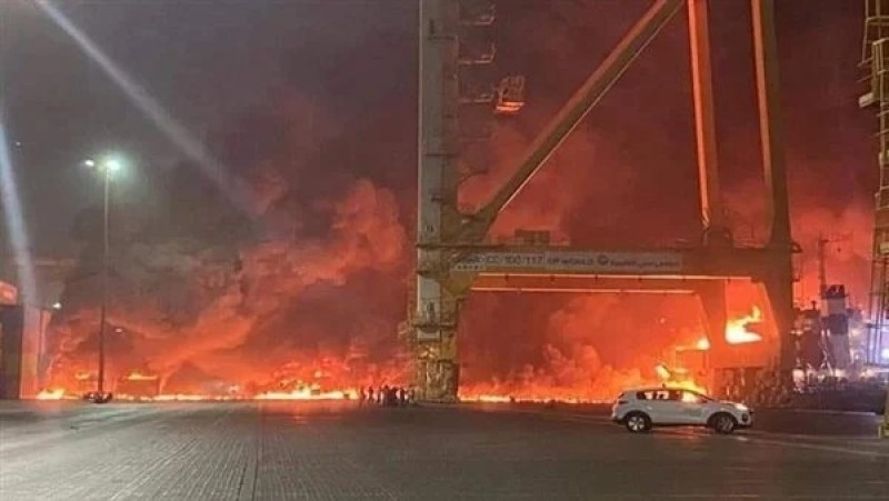 السودان.. حريق ضخم في معبر أشكيت الجمركي