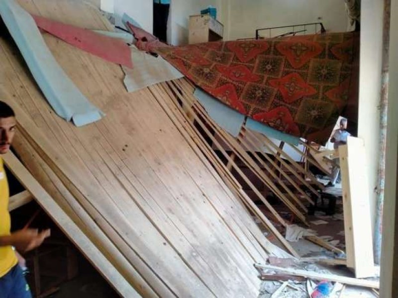 إصابة خمسة أطفال جراء انهيار سقف خشبي في منزلهم  أوسيم