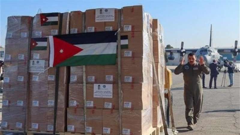 الجيش الأردني يسير قافلة مساعدات إنسانية إلى غزة