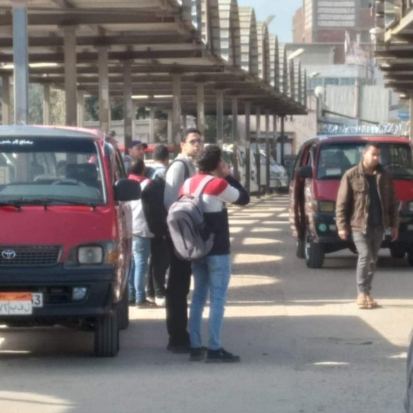 محافظ كفر الشيخ يوجه باستمرار تكثيف المرور علي مواقف السيارات