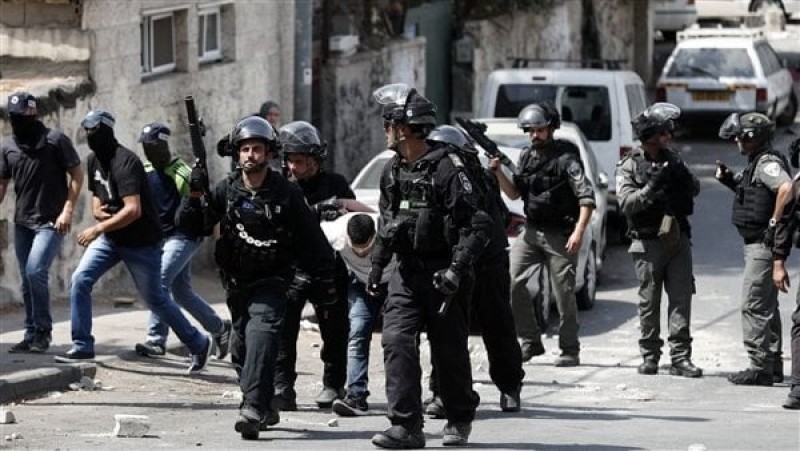 قوات الاحتلال تقتحم مدينة نابلس ومخيم عسكر بالضفة الغربية