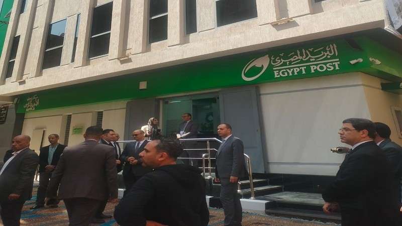 وزير الاتصالات ومحافظ القاهرة يفتتحان مكتب بريد الأميرية بعد تطويره