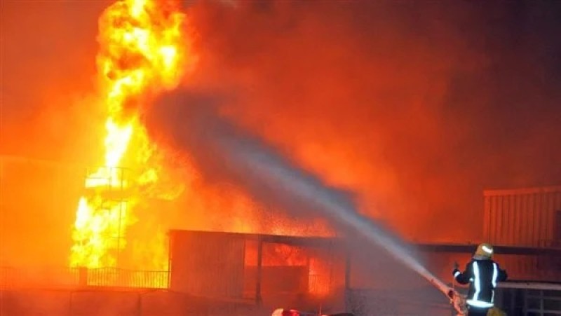 إخماد حريق التهم مزرعة في الشيخ زايد