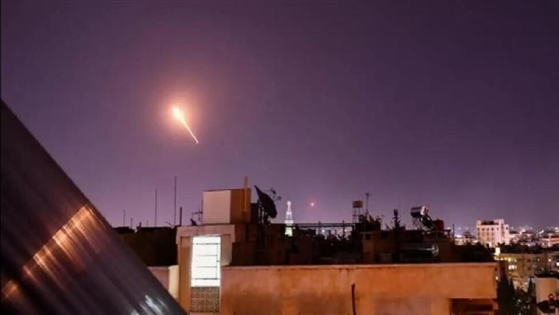 الدفاعات الجوية للجيش السوري تصدت لعدوان إسرائيلي على نقاط عسكرية بريف دمشق