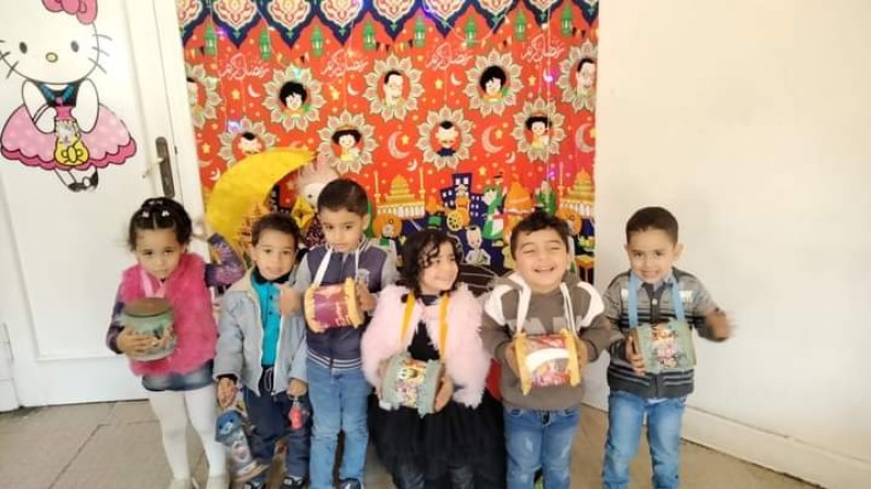 بالصور : محاكاة المسحراتي و توزيع الفوانيس في احتفالات أطفال مكتبة دمنهور بشهر رمضان المبارك