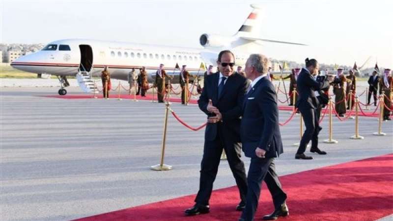 الرئيس السيسي يعود إلى أرض الوطن عقب لقاء عاهل الأردن
