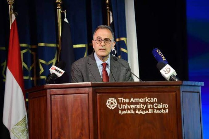 الدكتور أحمد دلال رئيس الجامعة الأمريكية بالقاهرة 