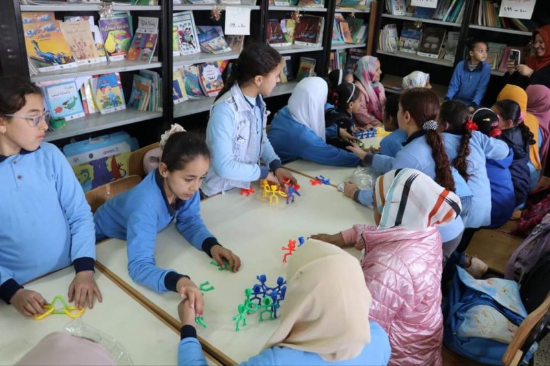 مكتبة مصر العامة بالزقازيق تقدم خدماتها لـ 490 طفلا وشابا