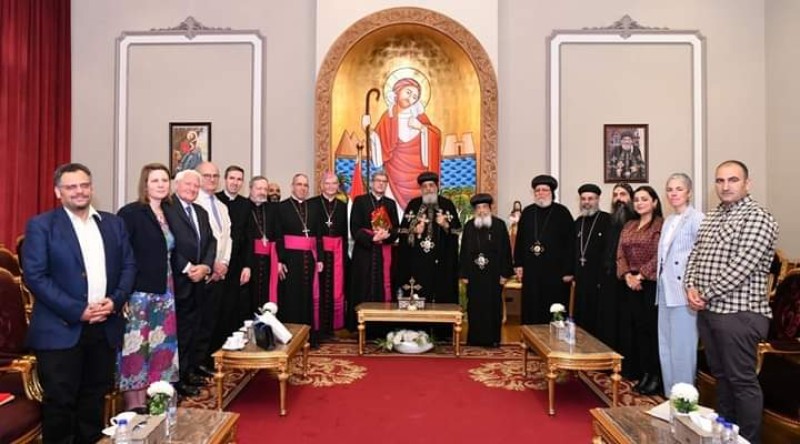 الكنيسة الأرثوذكسية والكاثوليكة يتفقوا علي استمرار الصلاة لغزة